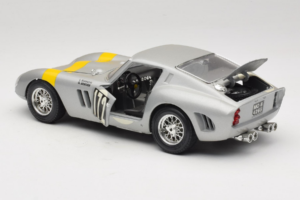 Ferrari 250 GTO #172 L. Bianchi / G. Berger Tour de France 1962 Silver Limited Edition Bburago 1:18 3011-S1 Diecast — photo 5 of 8
