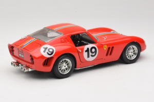 Ferrari 250 GTO #19 Red Stripes 1962 Bburago 1:18 3011-P3 Diecast — photo 3 of 8