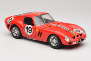 Ferrari 250 GTO #19 Red Stripes 1962 Bburago 1:18 3011-P3 Diecast — photo 6 of 8