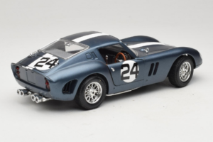 Ferrari 250 GTO #24 Blue White Stripe 1962 Bburago 1:18 3011-B2 Diecast — photo 3 of 8