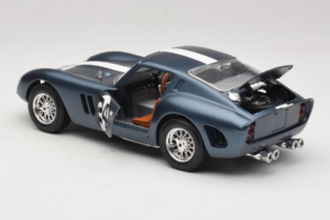 Ferrari 250 GTO #24 Blue White Stripe 1962 Bburago 1:18 3011-B2 Diecast — photo 5 of 8