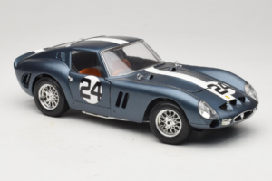 Ferrari 250 GTO #24 Blue White Stripe 1962 Bburago 1:18 3011-B2 Diecast — photo 6 of 8