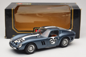 Ferrari 250 GTO #24 Blue White Stripe 1962 Bburago 1:18 3011-B2 Diecast — photo 8 of 8