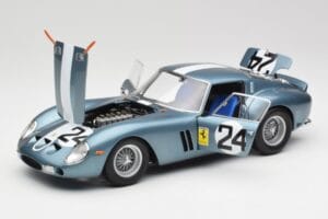 Ferrari 250 GTO #24 P. Rodriguez 12 Hours of Sebring GT3.0 Winner 1962 Kyosho 1:18 08438D Diecast — photo 2 of 8
