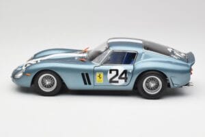 Ferrari 250 GTO #24 P. Rodriguez 12 Hours of Sebring GT3.0 Winner 1962 Kyosho 1:18 08438D Diecast — photo 4 of 8