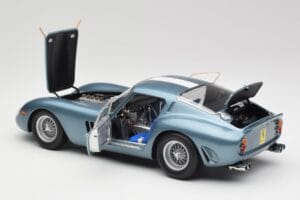 Ferrari 250 GTO #24 P. Rodriguez 12 Hours of Sebring GT3.0 Winner 1962 Kyosho 1:18 08438D Diecast — photo 5 of 8