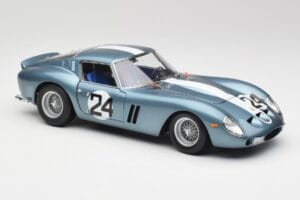 Ferrari 250 GTO #24 P. Rodriguez 12 Hours of Sebring GT3.0 Winner 1962 Kyosho 1:18 08438D Diecast — photo 6 of 8