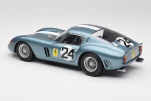 Ferrari 250 GTO #24 P. Rodriguez 12 Hours of Sebring GT3.0 Winner 1962 Kyosho 1:18 08438D Diecast — photo 7 of 8