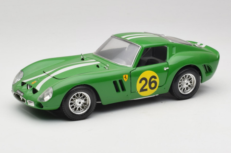 Ferrari 250 GTO #26 Green White Stripes 1962 Bburago 1:18 3011-G3 Diecast