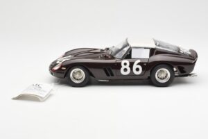 Ferrari 250 GTO #86 Targa Florio 1962 CMC 1:18 M-156 Diecast — photo 3 of 6