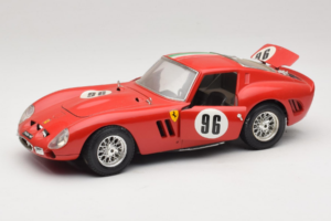Ferrari 250 GTO #96 Red Italian Flag 1962 Bburago 1:18 3011-P2 Diecast — photo 2 of 8