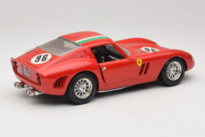 Ferrari 250 GTO #96 Red Italian Flag 1962 Bburago 1:18 3011-P2 Diecast — photo 3 of 8