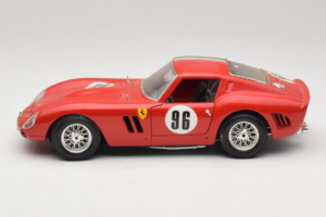 Ferrari 250 GTO #96 Red Italian Flag 1962 Bburago 1:18 3011-P2 Diecast — photo 4 of 8