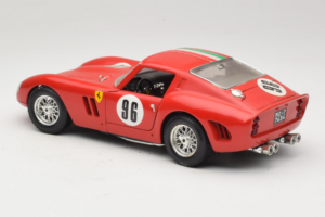 Ferrari 250 GTO #96 Red Italian Flag 1962 Bburago 1:18 3011-P2 Diecast — photo 7 of 8