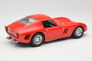 Ferrari 250 GTO Red Bburago 1:18 3011 Diecast — photo 3 of 8