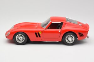 Ferrari 250 GTO Red Bburago 1:18 3011 Diecast — photo 4 of 8