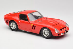 Ferrari 250 GTO Red Bburago 1:18 3011 Diecast — photo 6 of 8