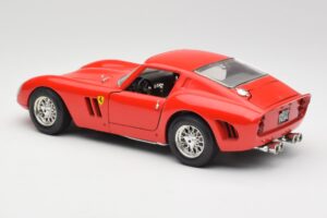 Ferrari 250 GTO Red Bburago 1:18 3011 Diecast — photo 7 of 8