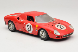 Ferrari 250 LM #21 M. Gregory / J. Rindt 24 Hours of Le Mans 1965 Bburago 1:18 3033-P2 Diecast — photo 6 of 8