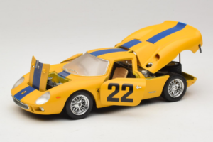 Ferrari 250 LM #22 Yellow 1965 Bburago 1:18 3333-Y1 Diecast — photo 2 of 8