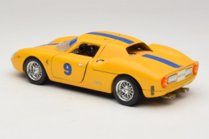 Ferrari 250 LM #9 Yellow 1965 Bburago 1:18 3033-Y1 Diecast — photo 7 of 8