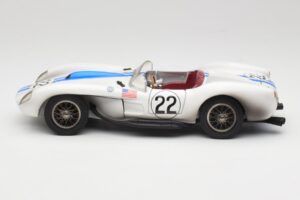 Ferrari 250 Testa Rossa #22 P. Hill / O. Gendebien 24 Hours of Le Mans 1958 Hot Wheels 1:18 29755 Diecast — photo 4 of 8