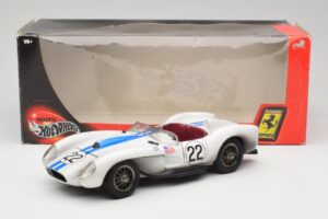 Ferrari 250 Testa Rossa #22 P. Hill / O. Gendebien 24 Hours of Le Mans 1958 Hot Wheels 1:18 29755 Diecast — photo 8 of 8
