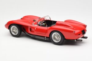 Ferrari 250 Testa Rossa Pontoon Fender Red CMC 1:18 M-071 Diecast — photo 5 of 6