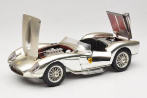 Ferrari 250 Testa Rossa Chrome Silver Bburago 1:18 3007-C1 Diecast — photo 2 of 8