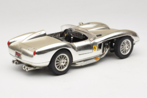 Ferrari 250 Testa Rossa Chrome Silver Bburago 1:18 3007-C1 Diecast — photo 3 of 8
