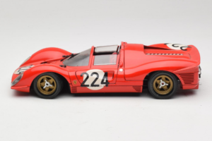 Ferrari 330 P4 #224 Red 1967 Revell 1:18 48825-P2 Diecast — photo 4 of 7
