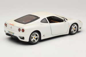 Ferrari 360 Modena White Bburago 1:18 3368-W1 Diecast — photo 3 of 8