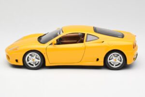 Ferrari 360 Modena Yellow Bburago 1:18 3368 Diecast — photo 4 of 8