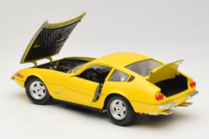 Ferrari 365 GTB/4 Daytona Yellow Techno Giodi 1:18 40011-Y1 Diecast — photo 4 of 7
