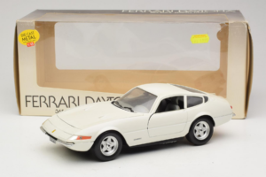 Ferrari 365 GTB/4 Daytona Berlina White Techno Giodi 1:18 74007 Diecast — photo 8 of 8