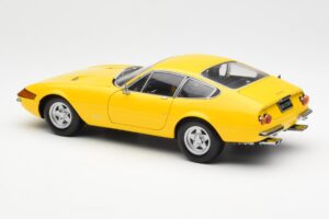 Ferrari 365 GTB/4 Daytona Yellow Kyosho 1:18 08162Y Diecast — photo 7 of 8