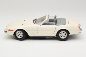 Ferrari 365 GTS/4 Spider White Techno Giodi 1:18 40028 Diecast — photo 4 of 8