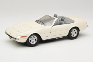 Ferrari 365 GTS/4 Spider White Techno Giodi 1:18 40028 Diecast