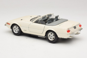 Ferrari 365 GTS/4 Spider White Techno Giodi 1:18 40028 Diecast — photo 7 of 8