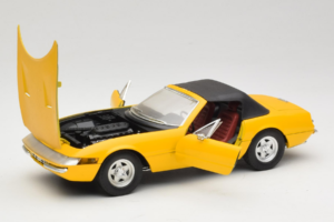 Ferrari 365 GTS Yellow With Black Roof Solido 1:18 8018 Diecast — photo 2 of 8