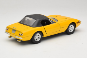 Ferrari 365 GTS Yellow With Black Roof Solido 1:18 8018 Diecast — photo 3 of 8