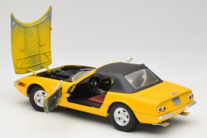 Ferrari 365 GTS Yellow With Black Roof Solido 1:18 8018 Diecast — photo 5 of 8