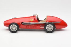 Ferrari 500 F2 #1 A. Ascari F1 Double World Champion 1952-1953 CMC 1:18 M-056 Diecast — photo 3 of 6