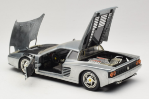 Ferrari 512M Chrome Silver Hot Wheels 1:18 25739 Diecast — photo 5 of 8