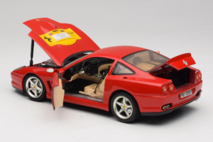 Ferrari 550 Maranello 22 Jahre Ferrari Model Club Red Bburago 1:18 3064-P2 Diecast — photo 5 of 8