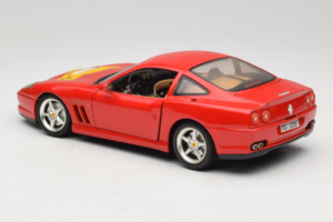 Ferrari 550 Maranello 22 Jahre Ferrari Model Club Red Bburago 1:18 3064-P2 Diecast — photo 7 of 8