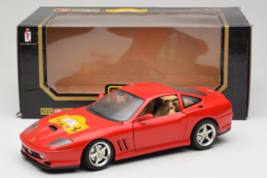Ferrari 550 Maranello 22 Jahre Ferrari Model Club Red Bburago 1:18 3064-P2 Diecast — photo 8 of 8