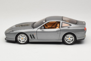 Ferrari 550 Maranello 25 Jahre Ferrari Model Club Silver 2nd Version Bburago 1:18 3064-S1 Diecast — photo 4 of 8