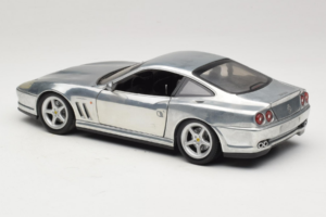Ferrari 550 Maranello Chrome Silver Hot Wheels 1:18 25740 Diecast — photo 7 of 8