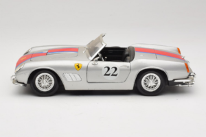 Ferrari California #22 Silver Red Stripe 1966 Tonka 1:18 01109-S2 Diecast — photo 4 of 8